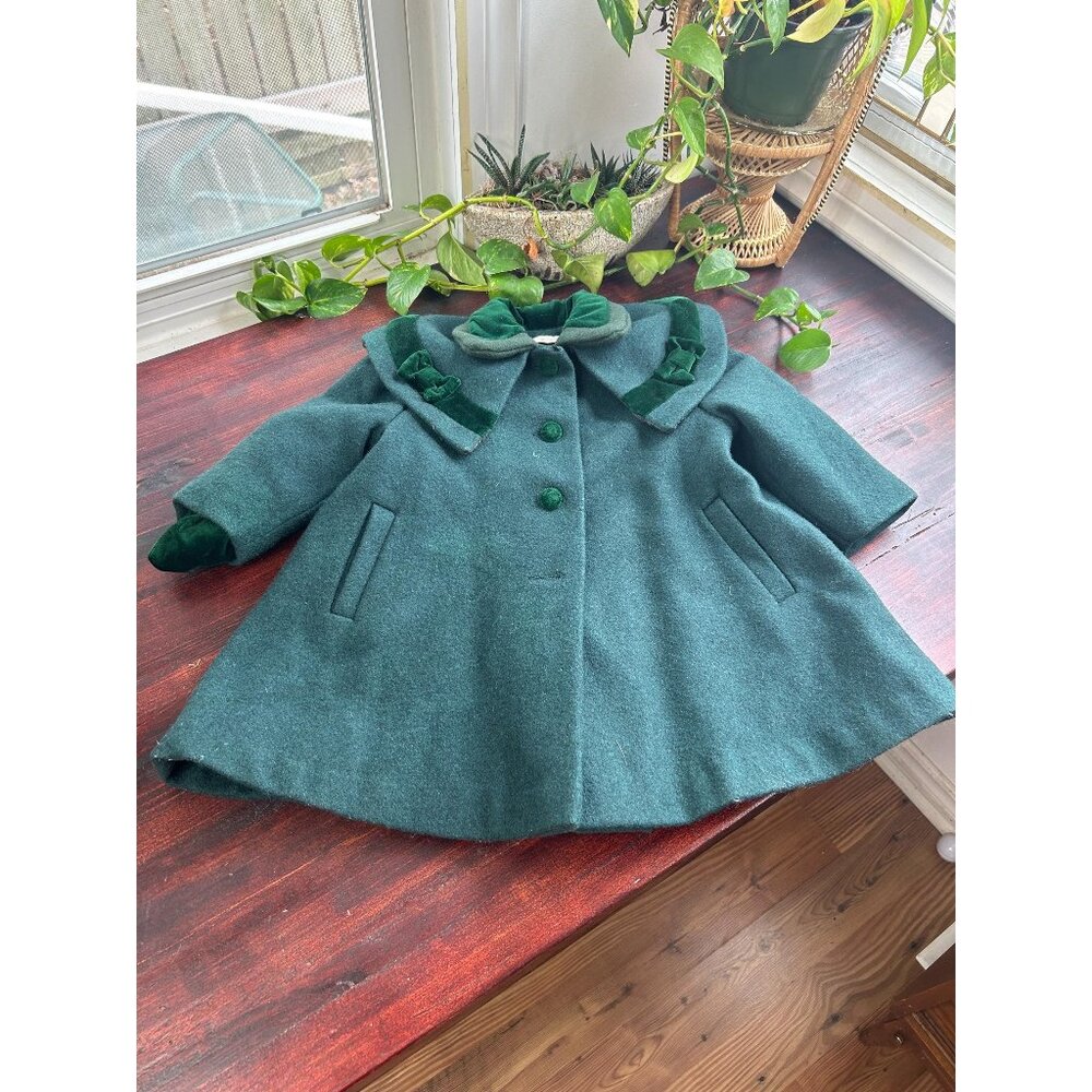 Vintage children’s clothing toddler little girl Celebes60s coat - missing button